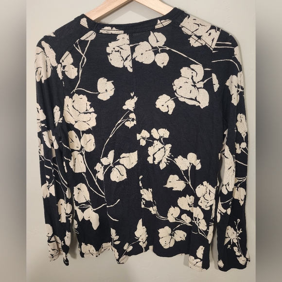 Banana Republic Slub Cotton-Modal Long Sleeve Blouse - Picture 2 of 3